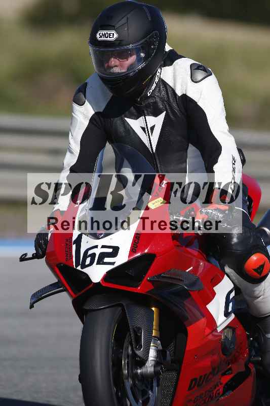 /Archiv-2024/02 29.01.-02.02.2024 Moto Center Thun Jerez/Gruppe gruen-green/162